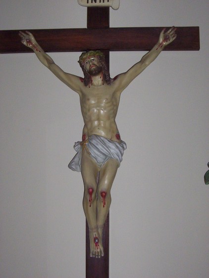 Crucifix_w_wood__62bdb681bb949